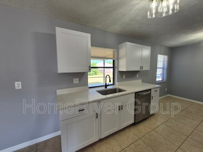Building Photo - 1449 SE Barker Ln