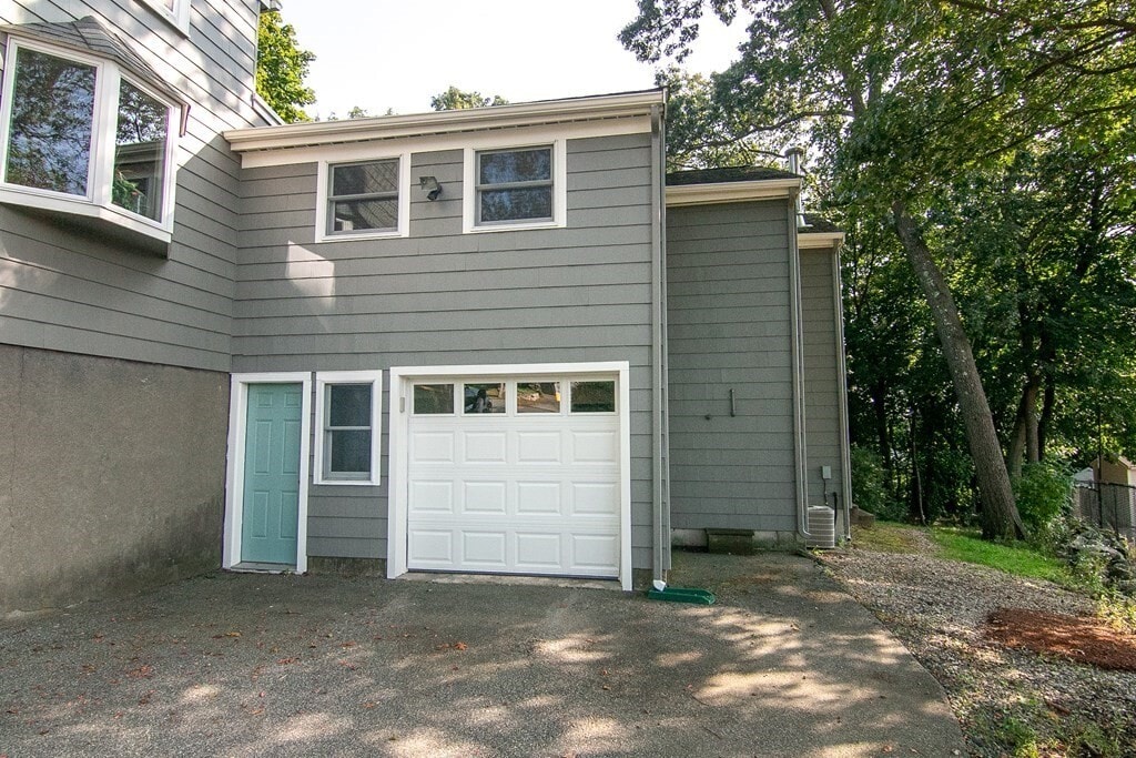6 Wildwood Ln Unit B, Stoneham, MA 02180 Room for Rent in Stoneham