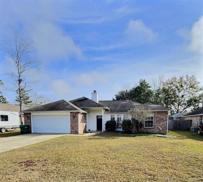 Foto del edificio - 3-Bedroom 2-Bath Home in the Ocean Springs School District