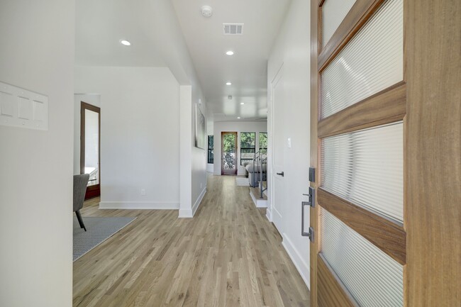 Foto del edificio - 4715 McKinney St