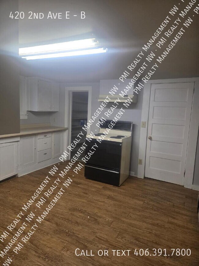 Foto del edificio - 420 2nd Ave E