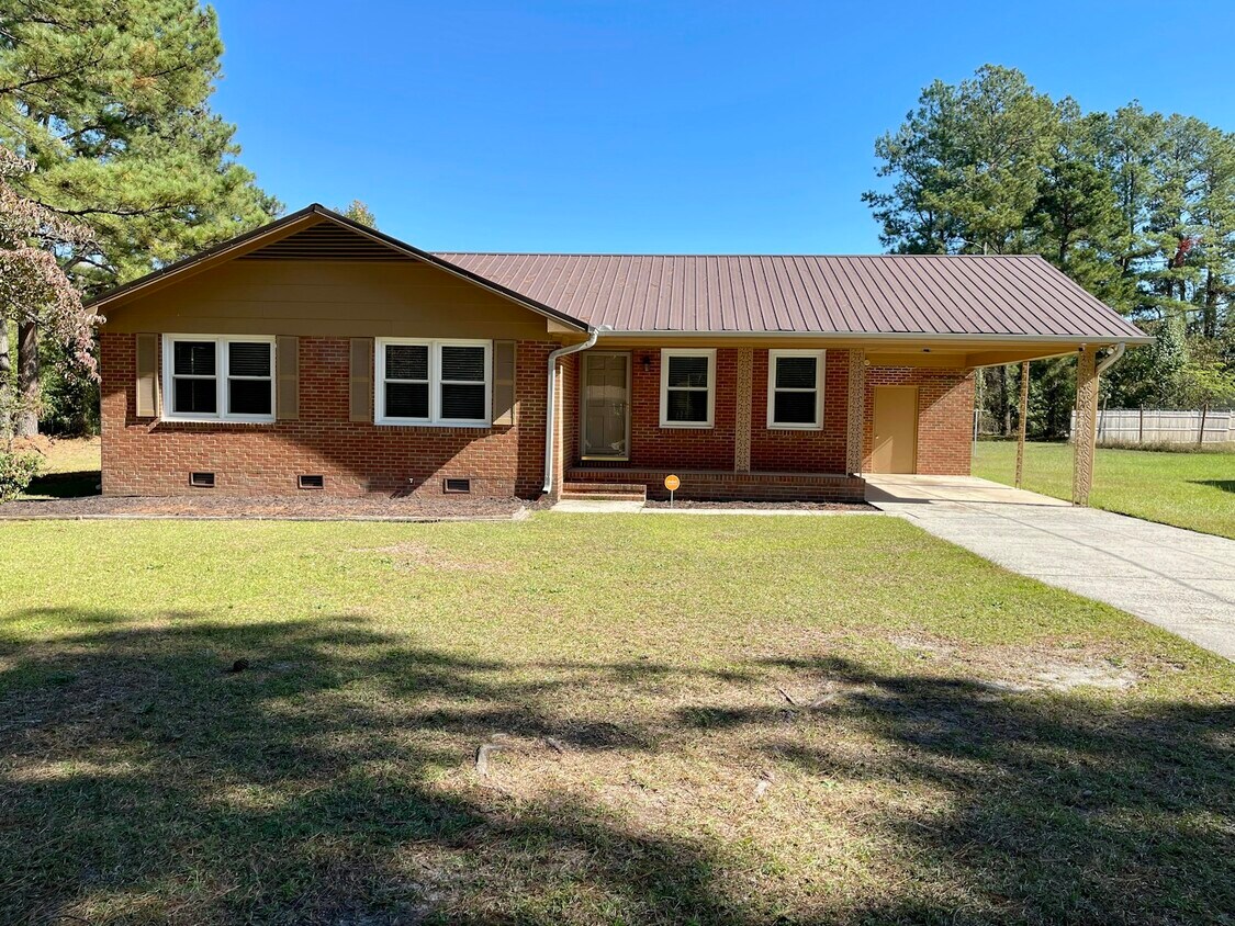 Foto principal - 522 College Drive