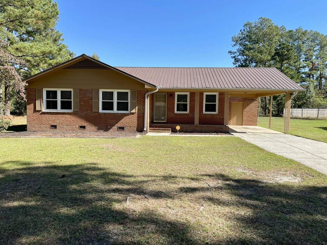 Primary Photo - 522 College Drive
