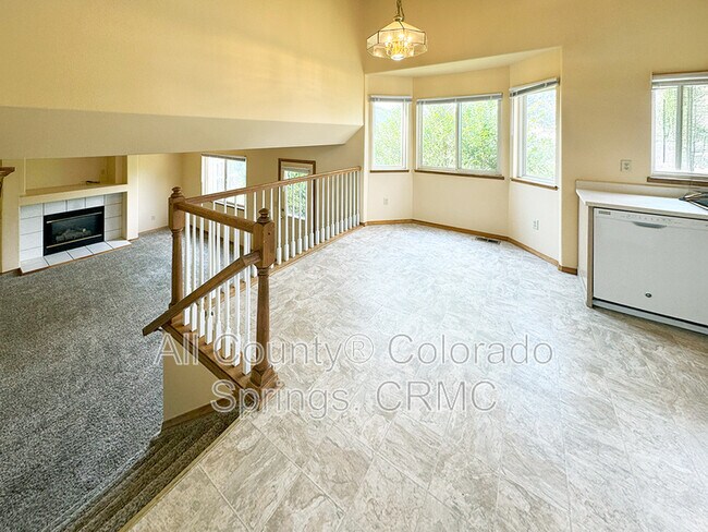 Building Photo - 759 Descendant Dr