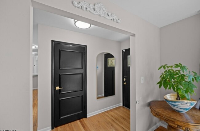 Building Photo - 37 Lurline Dr