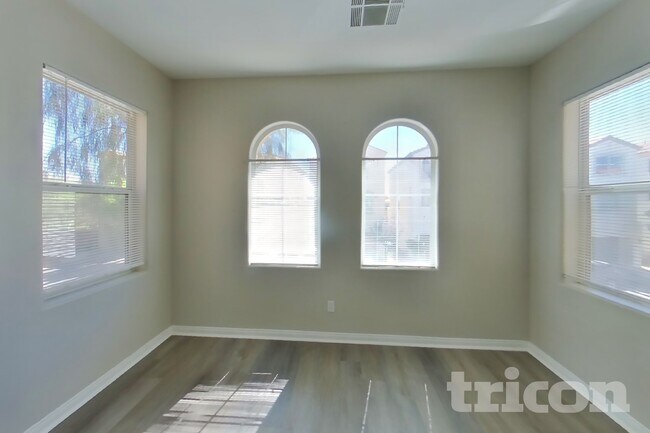 Foto del edificio - 9517 Summer Furnace St