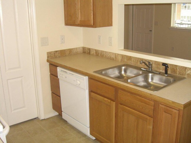 Foto del edificio - 1203 N Hartman St