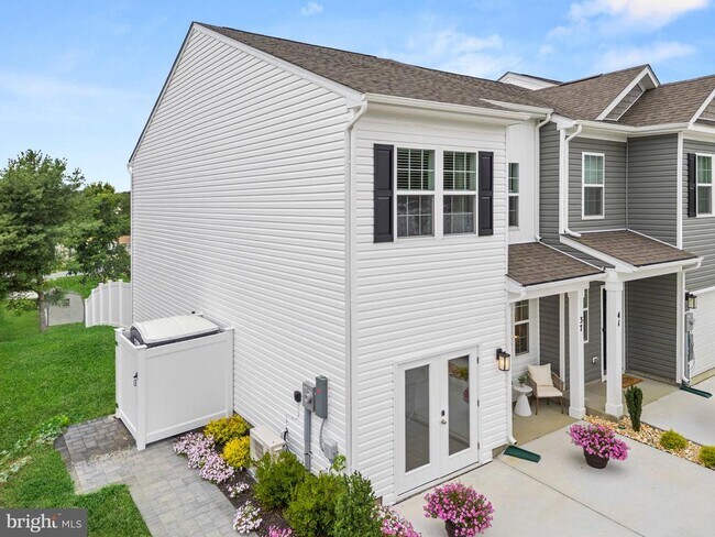 Building Photo - 37 Wisdom Ln