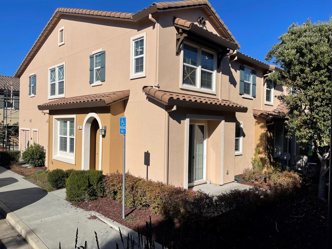 101 San Juan Batista St, San Pablo, CA 94806 Townhome Rentals in San Pablo CA