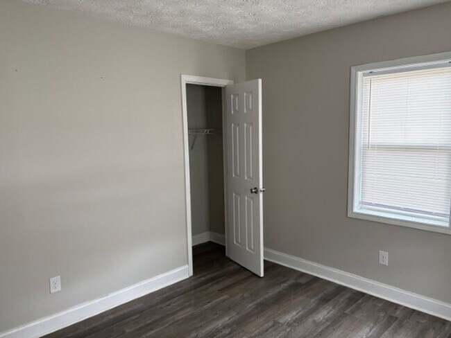 Foto del edificio - 3243 Chandler St