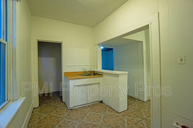Foto del edificio - 2491A S 6th St