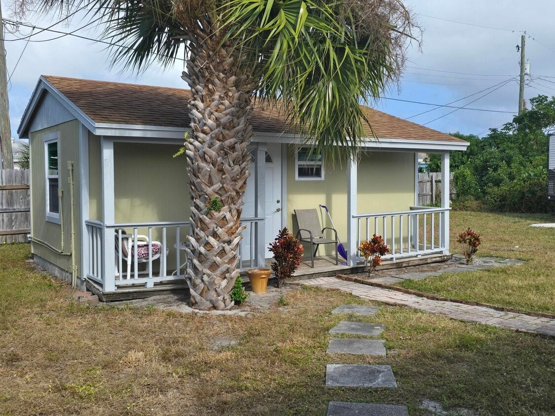 Primary Photo - 513 Greynolds Cir