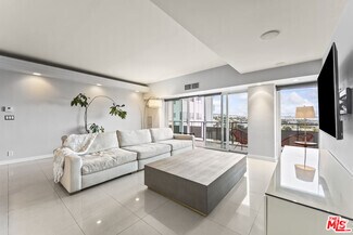 Building Photo - 1155 N La Cienega Blvd