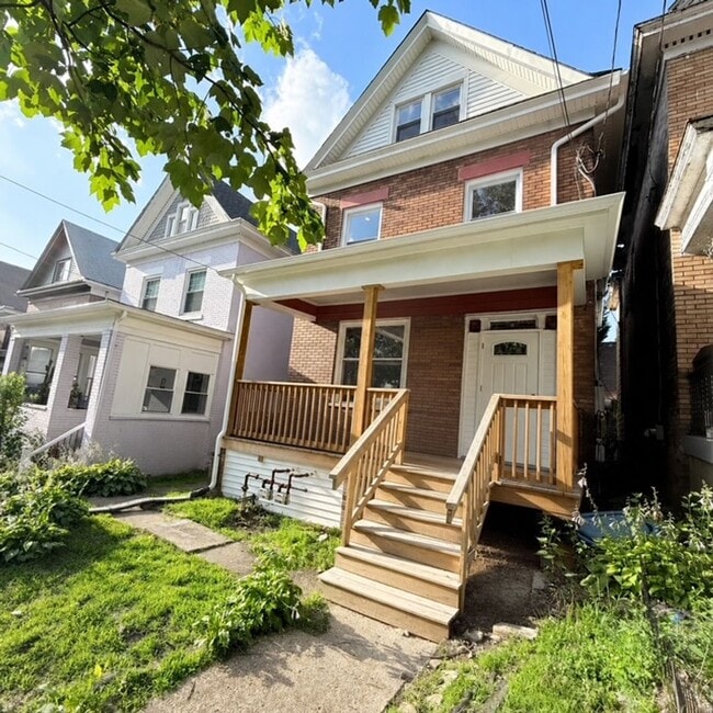 Building Photo - 2021 Hampton Ave