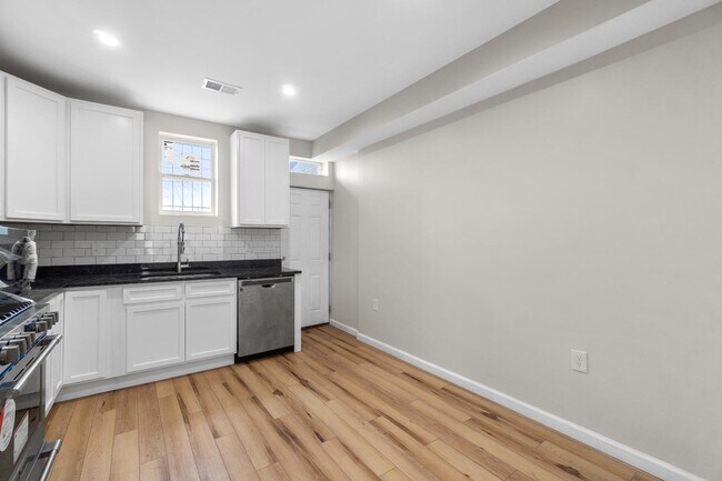 Foto del edificio - 3404 Noble St