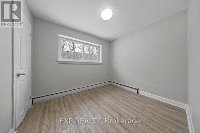 Building Photo - 1455 Morisset Ave