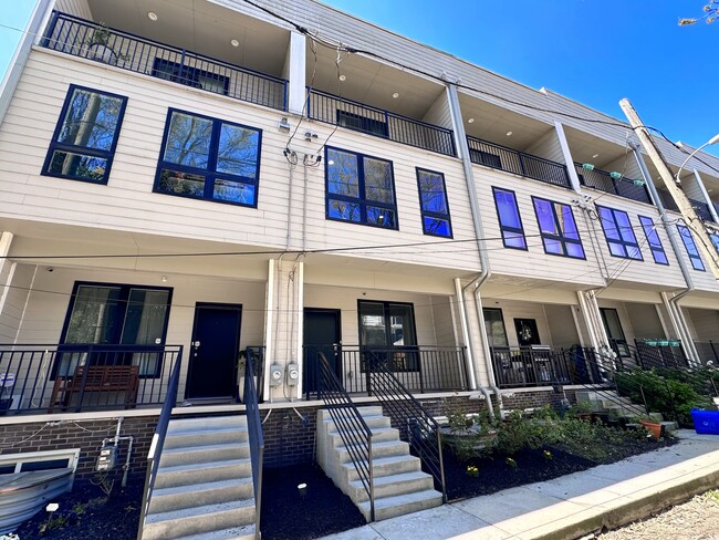 Building Photo - 3831 Terrace St
