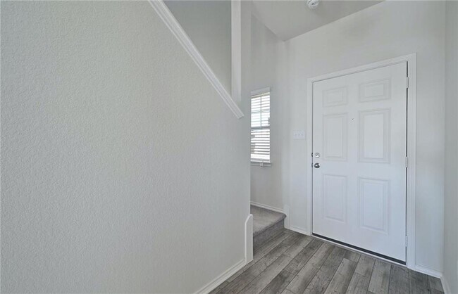 Building Photo - 147 Longstraw Dr