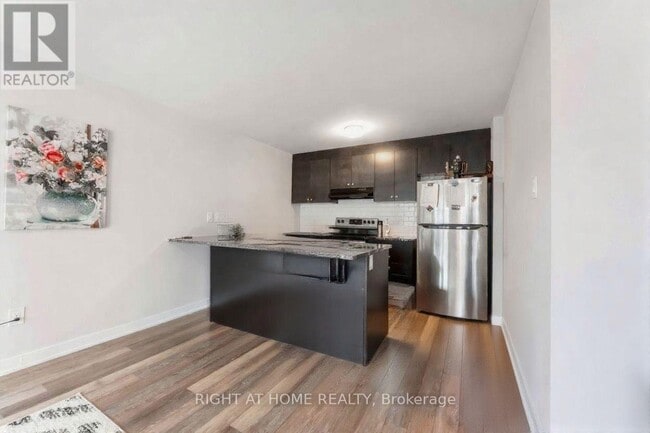 Building Photo - 349 Olivenite Private