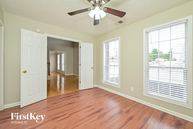 Building Photo - 455 Woodbyne Dr