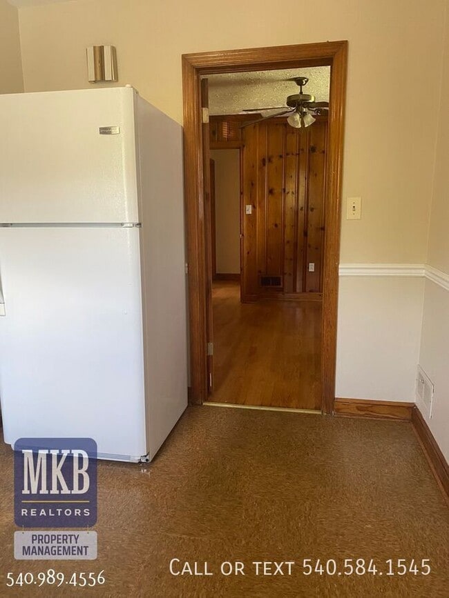 Foto del edificio - 3136 Fleetwood Ave SW