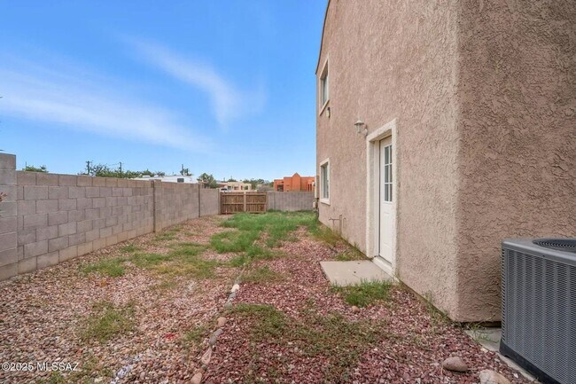 Foto del edificio - 2862 N Tyndall Ave