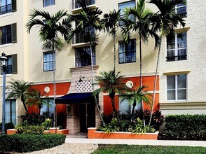 Building Photo - 720 S Sapodilla Ave