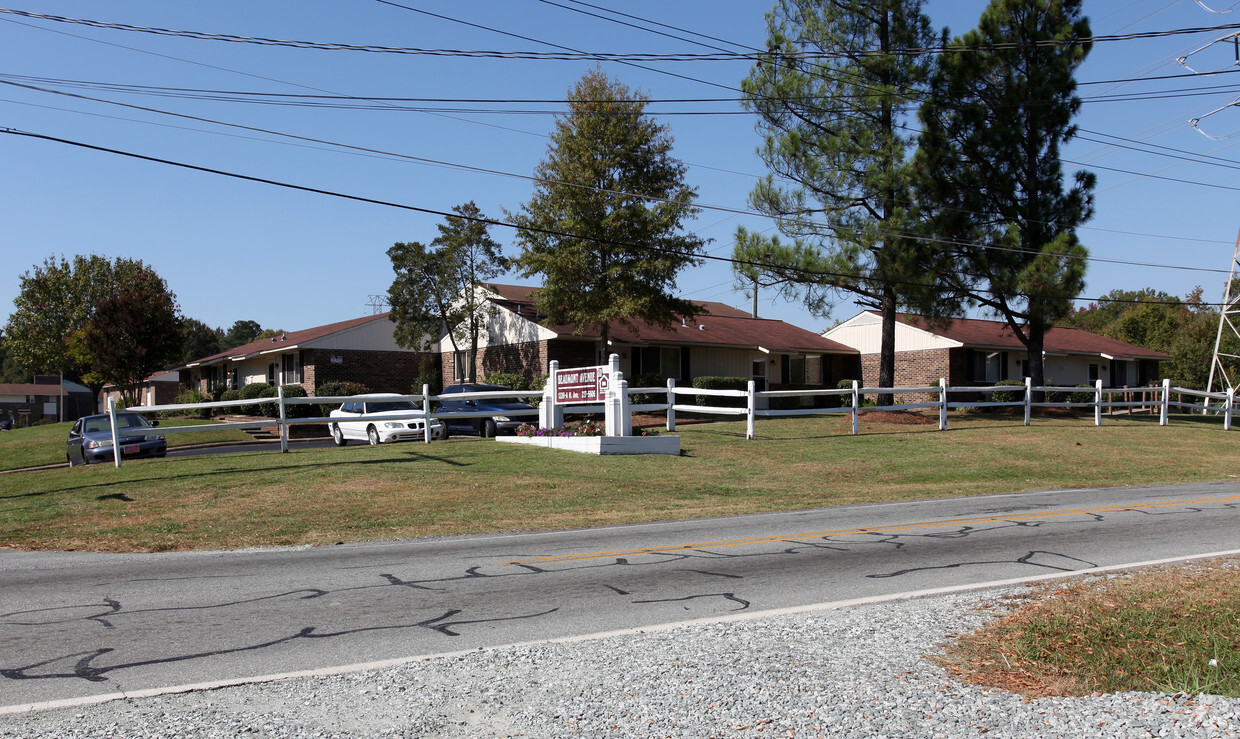 Primary Photo - Beaumont Apartments