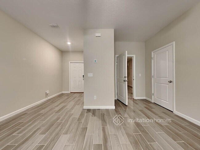 Building Photo - 13267 Shore Grass Dr