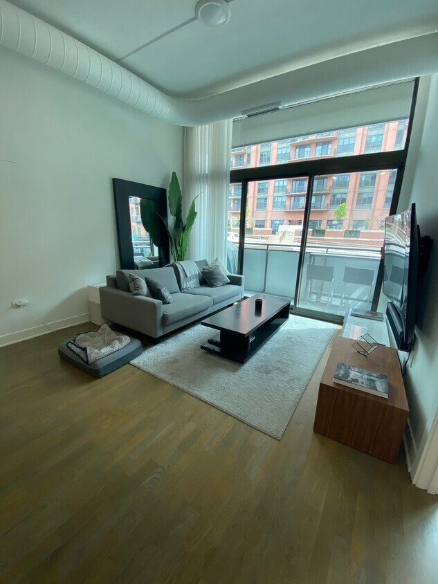 Foto principal - 650 W Wayman St