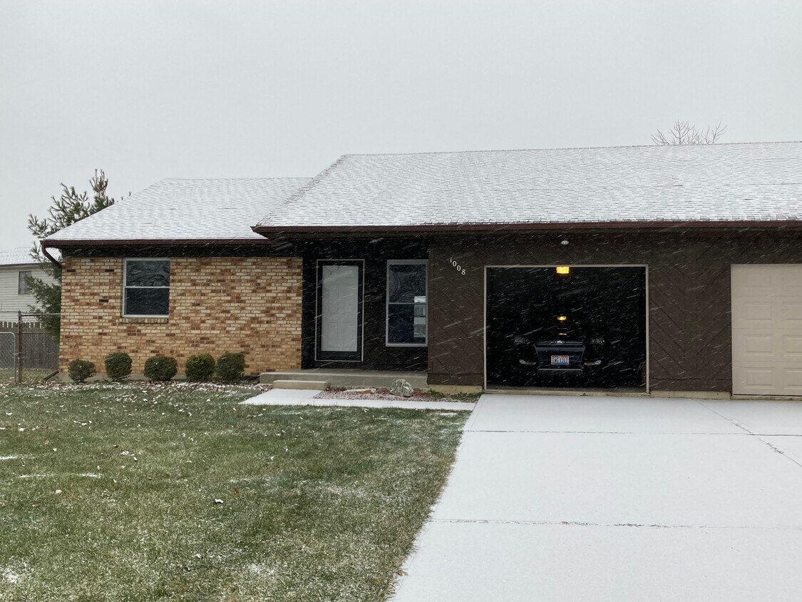 Front of Duplex - 1008 Essex Plz