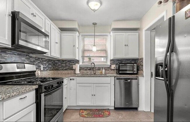 Building Photo - 2224 N Lafayette St