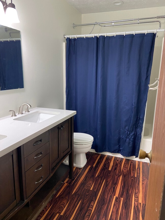 2nd Floor Full Bath - 1324 Aarons Way