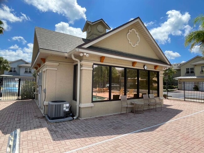Building Photo - 623 Shores Blvd