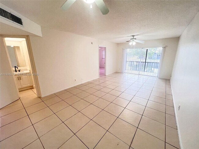 Building Photo - 7801 S Colony Cir
