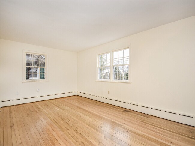 Building Photo - 44 Woolsey Ave
