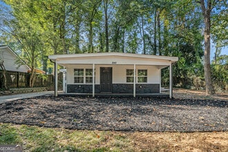 Building Photo - 846 Mell Ct S E