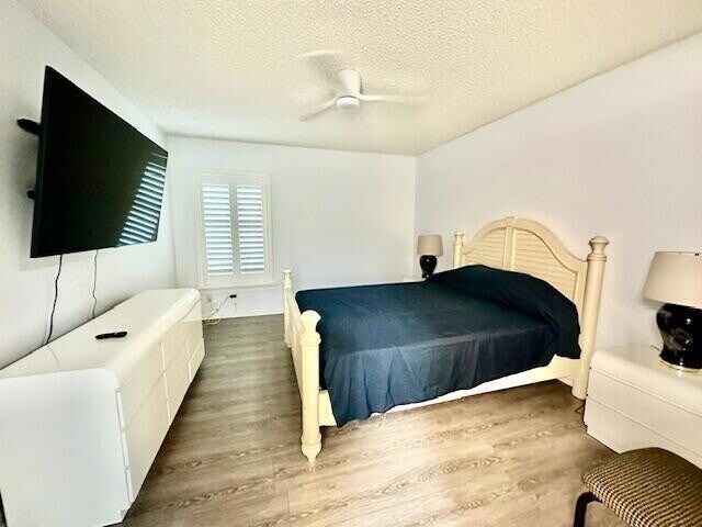 Foto del edificio - 18730 Stewart Cir