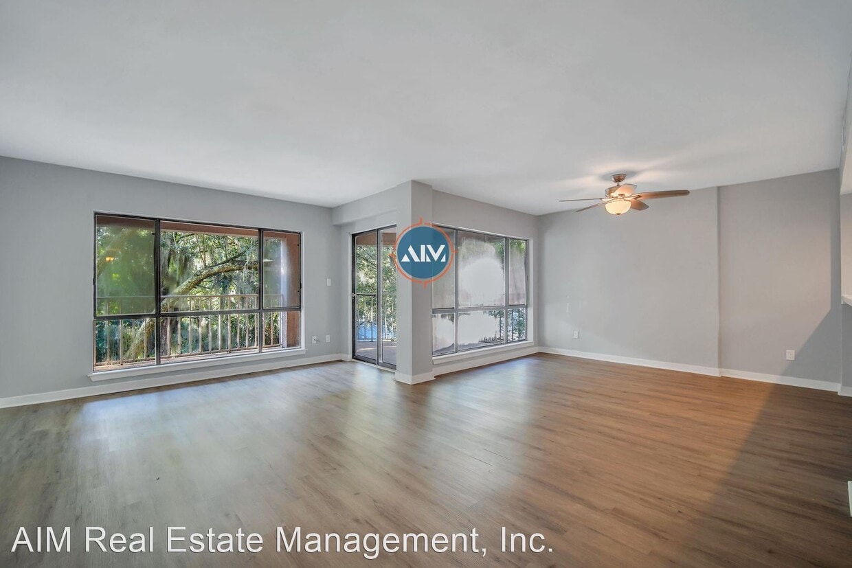 Primary Photo - 3 br, 2 bath House - 70 Paddle Boat Lane -...