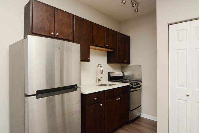 Foto del edificio - 1627 N Humboldt Blvd