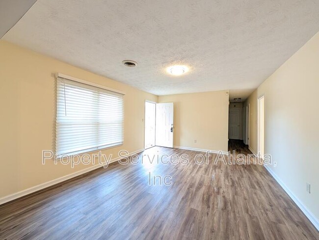 Building Photo - 525 Cedar Wood Ct SW