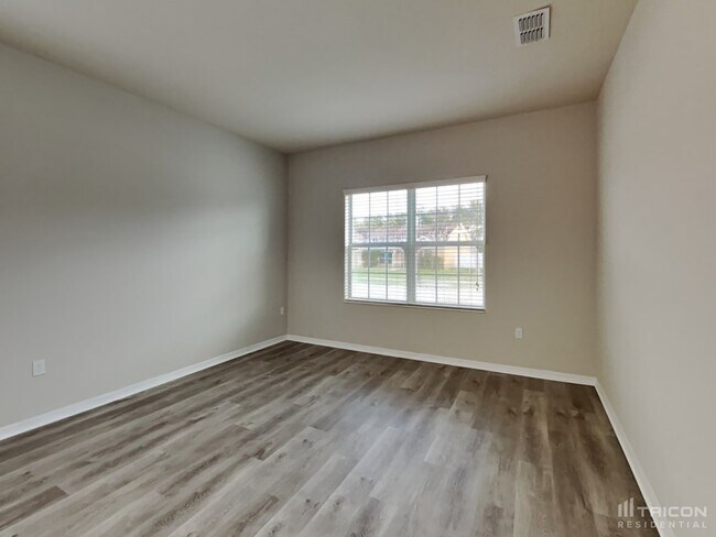 Foto del edificio - 3612 Bristol Cove Ln