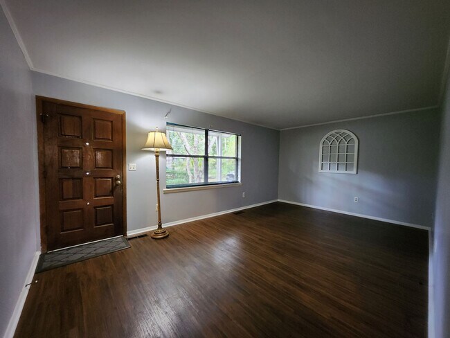 Building Photo - Charming 3 bedroom house for rent in NE Ta...