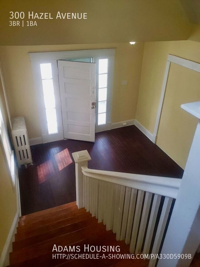 Foto del edificio - Cool Duplex 1/2 Mile from Campus!