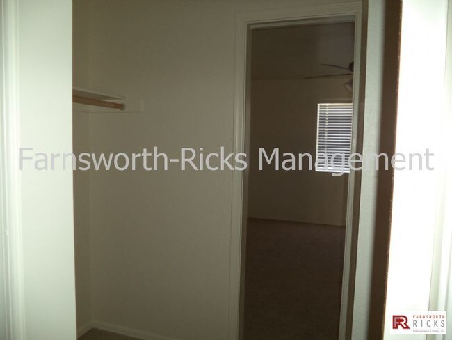 Foto del edificio - 5920 E Albany St