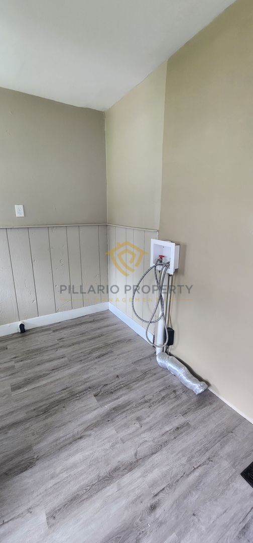 Building Photo - Cozy 2-Bedroom & 1-Bathroom Home with Base...