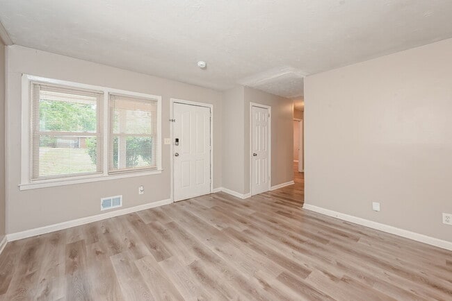 Foto del edificio - 3135 Robin Rd