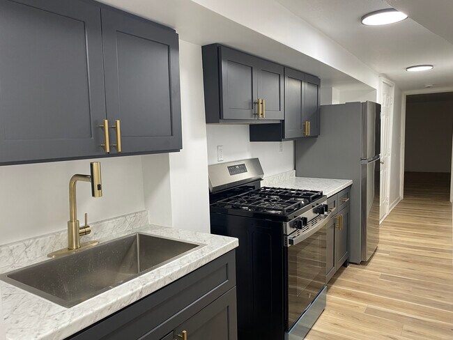 Foto del edificio - 4030 Taylor Blvd