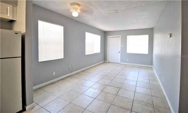 Building Photo - 520 89th Ave N