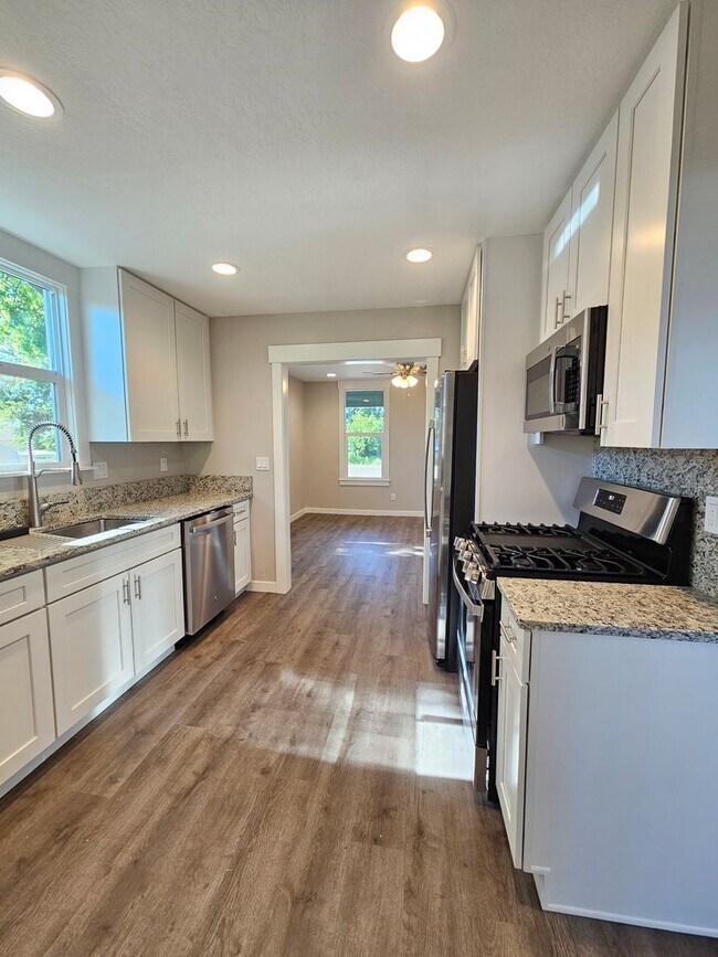 Foto del edificio - 3 Bedroom Fully Remodeled Home in Downtown...